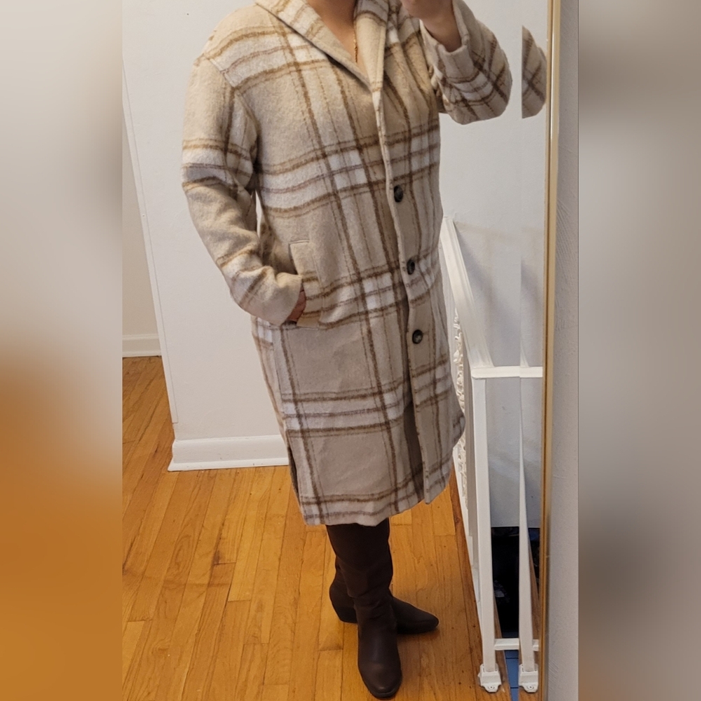 Old Navy Plaid Tan and Brown Blazer - Picture 5 of 11